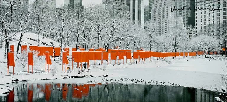 Christo The Gates, Skyline im Schnee Christo & J-C, Print, Foto W. Volz signiert