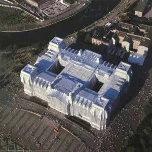 Christo Reichstag, Luftaufnahme von West/Ost Originalfoto W. Volz signiert