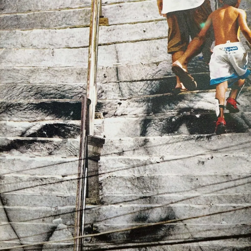 JR Women Are Heroes, Rio de Janeiro, Brasilien, 2022 70 x 100 cm Original-Farblithografie in 18 Farben Auflage 250 Exemplare signiert und nummeriert