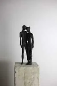 Susanne Kraißer Tanz am Abgrund XXVII Bronze, Beton, Stahl Höhe 147 cm