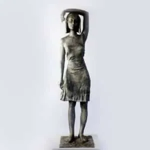 Susanne Kraißer Perspektive, 2020 Bronze Maße 25x25x91 cm