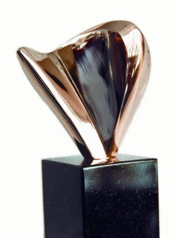 Wolfgang Lamché Pieghe Piccolo Bronze, poliert Höhe ca. 19 cm (mit Sockel)
