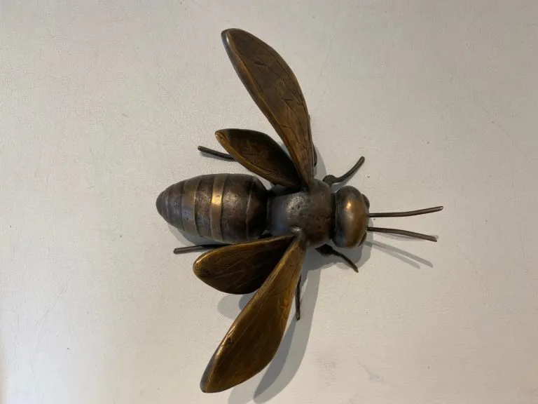 Wolfgang Lamché Biene Bronze patiniert Höhe ca. 18 x 18 cm Auflage 12 Exemplare