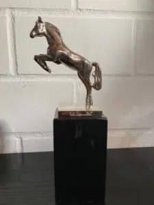 Wolfgang Lamché Kleiner Springer Silberbronze Höhe ca.25 cm Auflage e.a.
