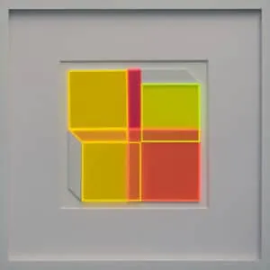 Klaus Joas, FARBKUBEN A, 2022, Lichtverstärkendes Acrylglas, Karton, 52,5 x 52,5 cm, Unikat