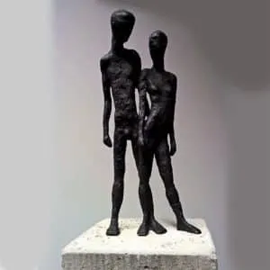 Susanne Kraißer Tanz Am Abgrund XXVII Bronze, Beton, Stahl 20 x 20 x 147 cm Auflage 18 Ex.