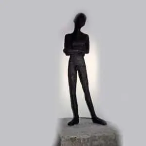 Susanne Kraißer Tanz Am Abgrund XXV Bronze, Beton, Stahl 6 x 5 x 15 cm Auflage 18 Ex.