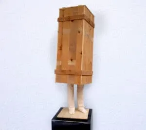 Leo Ferdinando Demetz Fragile Lindenholz, Holzkiste 80 cm Unikat