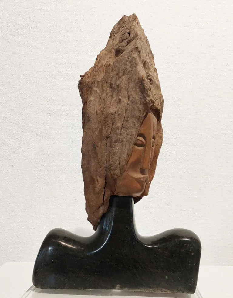 Taurai Chinyonga Lonely Queen Mixed Media 43 x 24 cm Unikat