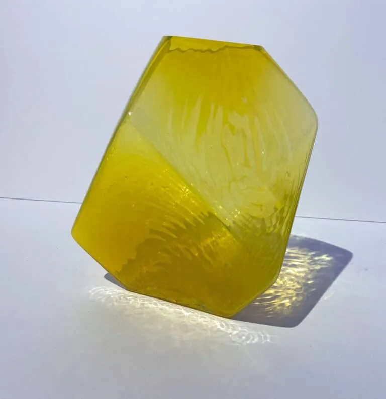 Cornelius Réer Melancholia 2 Vase mit asymmetrischer Grundform Höhe 18 cm