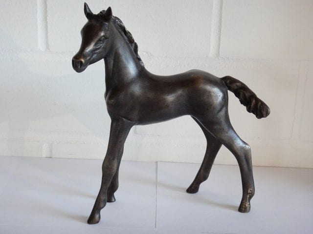Lamché, Wolfgang Wolfgang Lamché Kleines stehendes Fohlen Bronze patiniert Höhe ca.25 cm Auflage 99 Exemplare